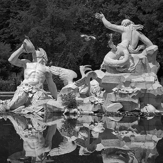 Der Barocke Brunnen im Schlossgarten von Turin.

Thomas Steinert
1990/99, Piezo-Pigment-Print, 40 x 40 cm, Ed. 7 


